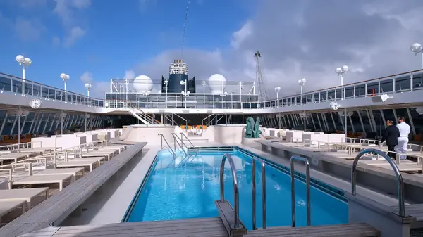 Crystal Serenity Luxury Cruise - photo 5 of 6 - Crystal Serenity luxury cruise photographer | Pie in the Sky Productions